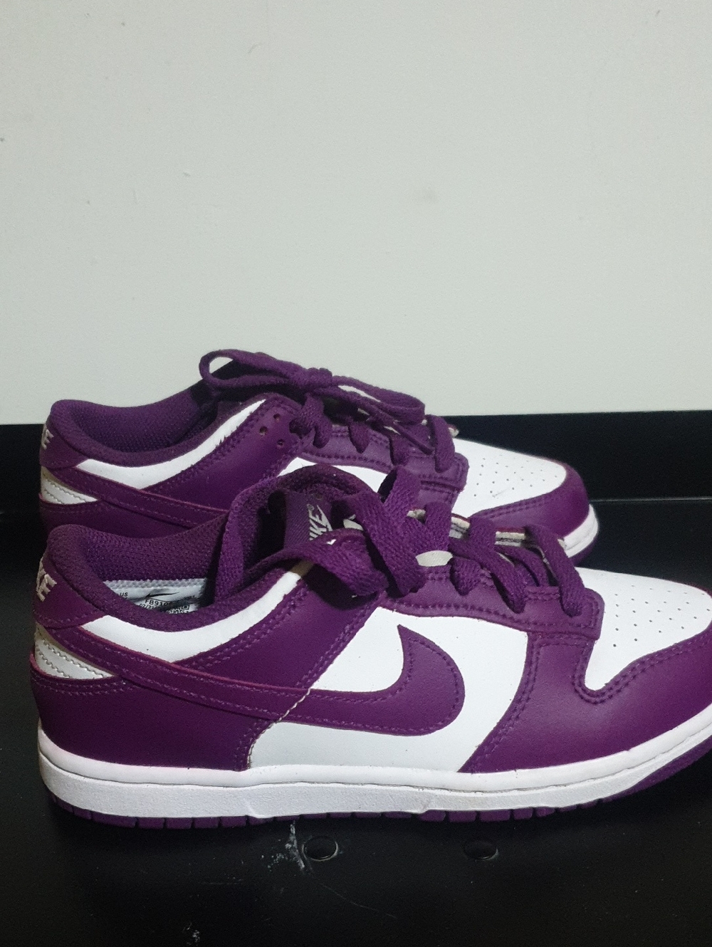 Nike Low-Top Sneakers in Purple and White